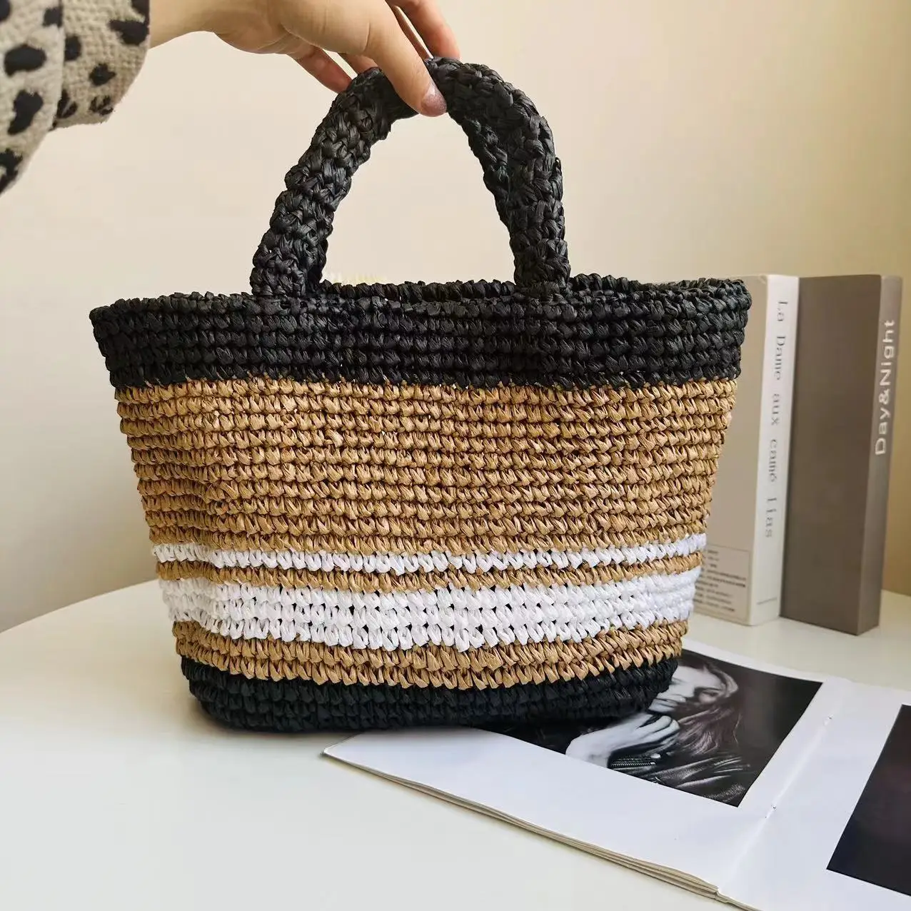 Designer Straw Tote Bag Woven Rattan Bags for Women 2023 Bohemian Paper Rope Beach Bag Handbags and Purses Travel Shopper Bags
Designer Straw Tote Bag Woven Rattan Bags for Women 2023 Bohemian Paper Rope Beach Bag Handbags and Purses Travel Shopper Bags
