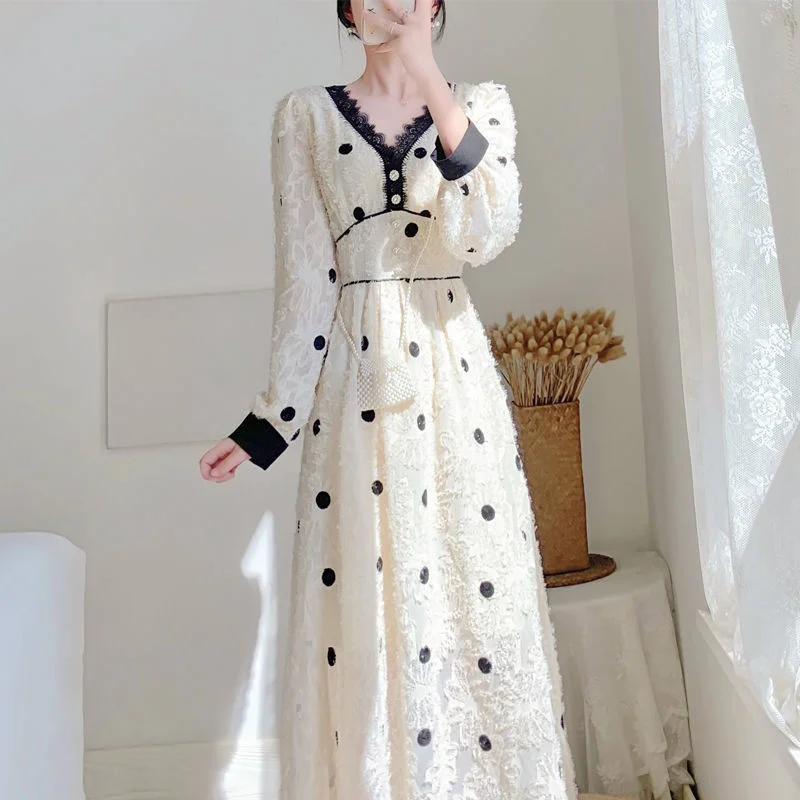 Dress French design sense Small crowd long-sleeved dress Light luxury celebrity V-neck bubble sleeve polka dot long dress female
Dress French design sense Small crowd long-sleeved dress Light luxury celebrity V-neck bubble sleeve polka dot long dress female