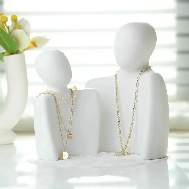 Model Necklace Display Stand Home Decor Couple Jewelry Desktop Decoration Portrait Necklace Stand Resin Jewelry Storage Stand
Model Necklace Display Stand Home Decor Couple Jewelry Desktop Decoration Portrait Necklace Stand Resin Jewelry Storage Stand