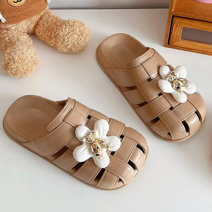 Women's Summer Casual Slipper Baotou Hollow Leather Woven Soft Bottom Breathable Non Slip Flowers Beach Slippers Home Slippers
Women's Summer Casual Slipper Baotou Hollow Leather Woven Soft Bottom Breathable Non Slip Flowers Beach Slippers Home Slippers