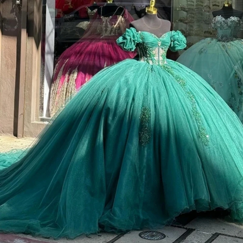 Изумрудно-зеленое бальное платье с иллюзией платья для Quinceanera с реальным изображением с открытыми плечами для конкурса выпускного вечера наряд корсет платья 15 лет
Изумрудно-зеленое бальное платье с иллюзией платья для Quinceanera с реальным изображением с открытыми плечами для конкурса выпускного вечера наряд корсет платья 15 лет