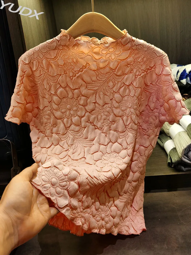 Miyake Pleated 2023 Summer Women's T-Shirt Lotus Pleated Stereoscopic Floral Embroidery Standing Collar Two Sides Wearable Top
Miyake Pleated 2023 Summer Women's T-Shirt Lotus Pleated Stereoscopic Floral Embroidery Standing Collar Two Sides Wearable Top