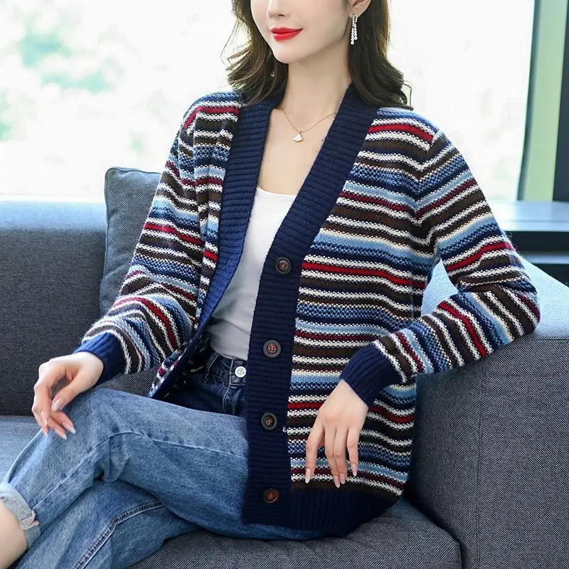 

Overlay Short Loose Fitting Soft Knit Cardigan Sweater for Women's Spring and Autumn 2023 New Vintage Striped V-neck Top B178