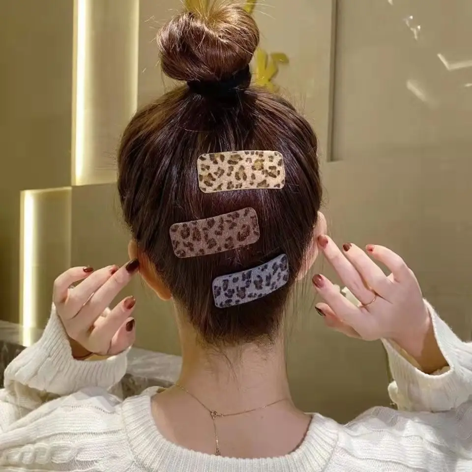 Leopard Hair Clip Elegant Girl's All-match Out Large Bangs Clip Popular Plush Edge Simple Personality Ins Internet Celebrity
Leopard Hair Clip Elegant Girl's All-match Out Large Bangs Clip Popular Plush Edge Simple Personality Ins Internet Celebrity
