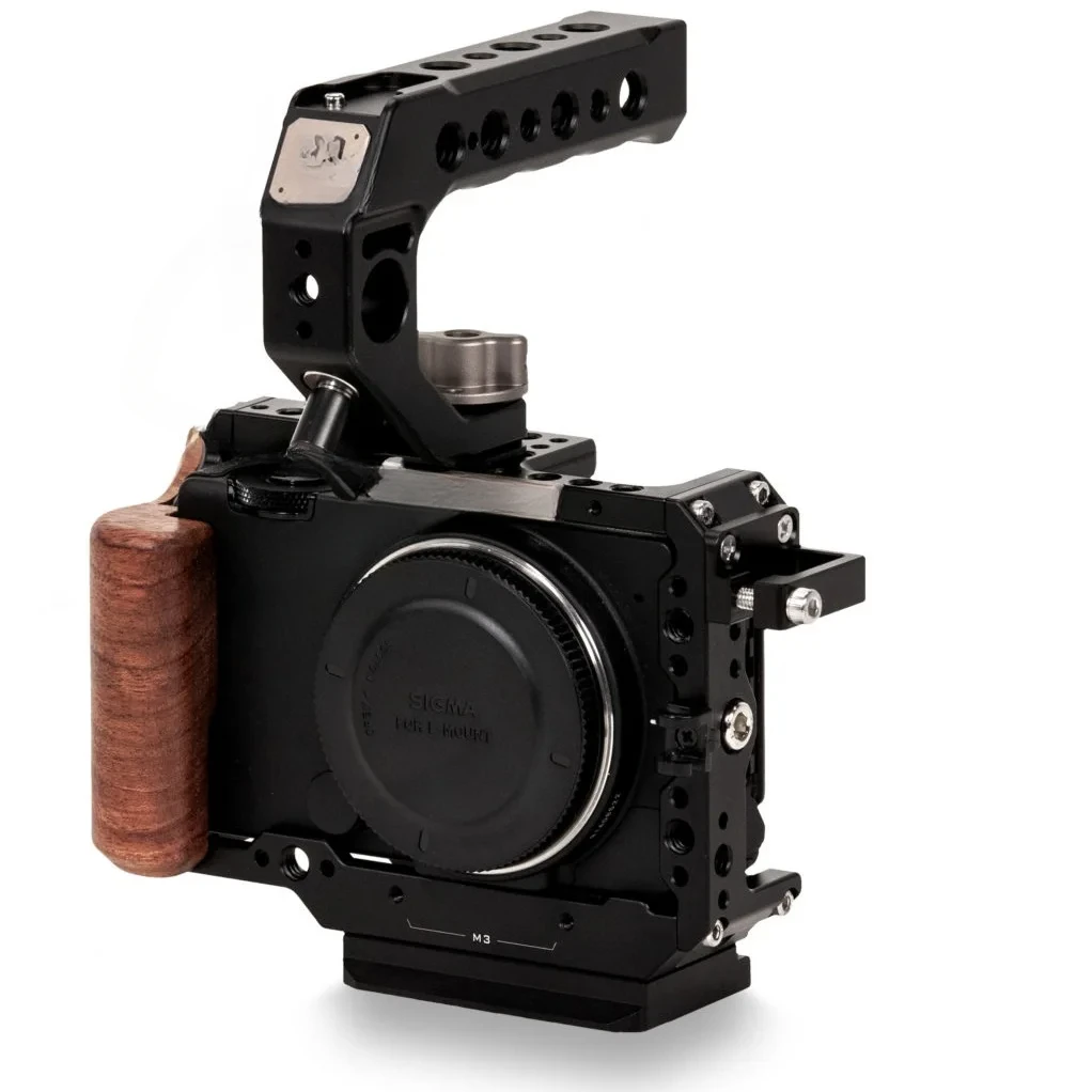 

Ti Tilt Camera Mount Kit A for Sigma Fp Minimizes Wear on Most Quick Release Plates Through 1/4 "-20 Threads