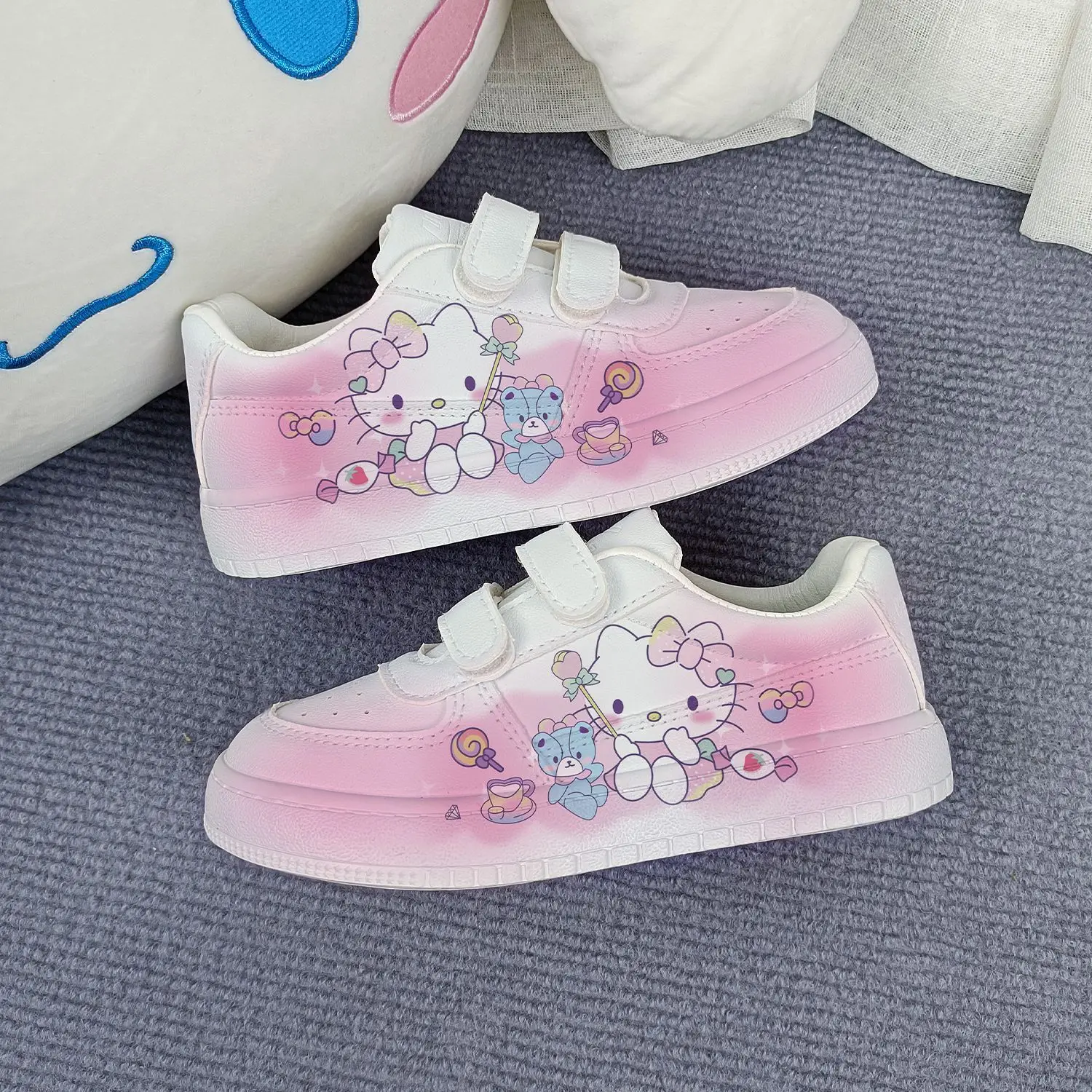 Женские кроссовки Sanrio из аниме «Hello Kitty», милая дышащая обувь на липучке, подарок на день рождения
Женские кроссовки Sanrio из аниме «Hello Kitty», милая дышащая обувь на липучке, подарок на день рождения