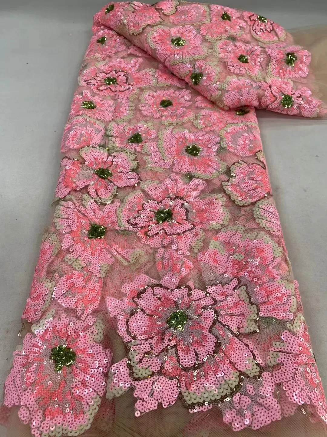 Африканская кружевная ткань с блестками 2024 Высококачественная кружевная ткань для жениха с вышивкой из бисера Французская ткань для женщин для свадебного платья
Африканская кружевная ткань с блестками 2024 Высококачественная кружевная ткань для жениха с вышивкой из бисера Французская ткань для женщин для свадебного платья