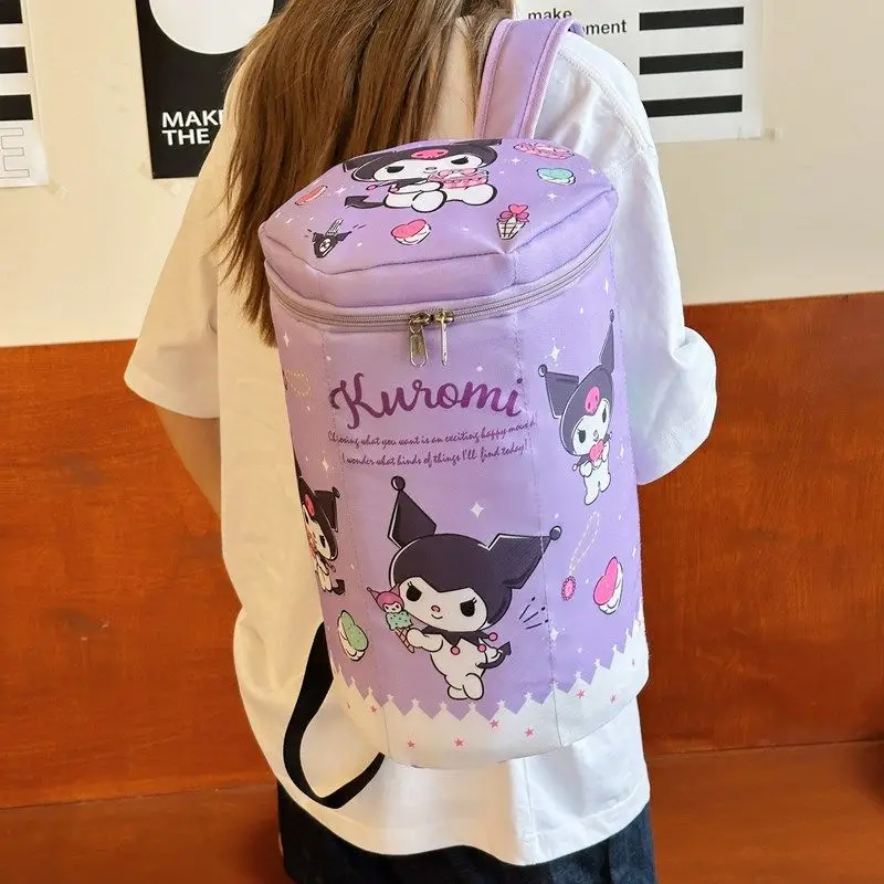 Новый милый школьный рюкзак Sanrio с принтом аниме Kuromi ins, рюкзак на молнии с изображением маленького дьявола, печенья, женский подарок
Новый милый школьный рюкзак Sanrio с принтом аниме Kuromi ins, рюкзак на молнии с изображением маленького дьявола, печенья, женский подарок
