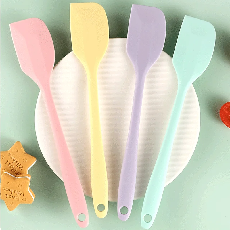 Silicone Cream Spatula Food-grade Material Baking Stirring Cooking Heat-resistant Silicone Spatula Cake Spatula Kitchen Supplies
Silicone Cream Spatula Food-grade Material Baking Stirring Cooking Heat-resistant Silicone Spatula Cake Spatula Kitchen Supplies