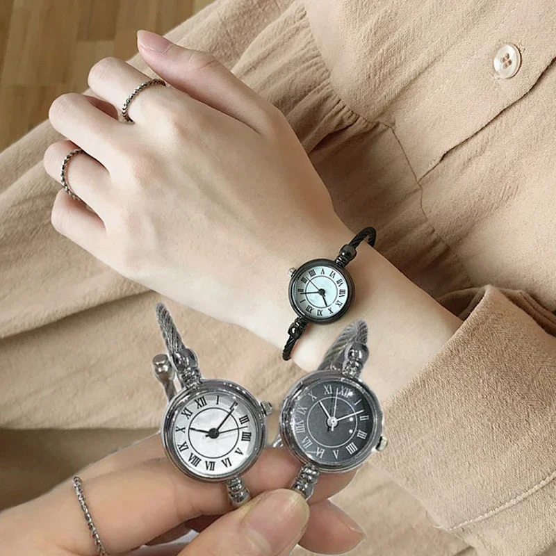 Women Small Black Bangle Bracelet Luxury Watches Stainless Steel Ladies Quartz Wristwatch Brand Casual Women Dress Colck Watch
Women Small Black Bangle Bracelet Luxury Watches Stainless Steel Ladies Quartz Wristwatch Brand Casual Women Dress Colck Watch