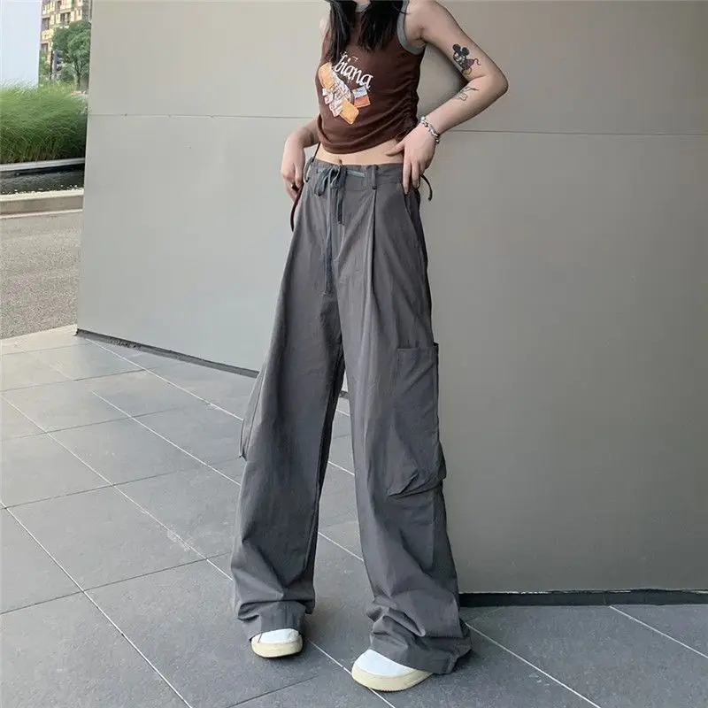 Y2K Casual Cargo Pants Women Streetwear Drawstring Loose Wide Leg Straight Trousers Ins Fashion Ladies Oversize Sweatpants
Y2K Casual Cargo Pants Women Streetwear Drawstring Loose Wide Leg Straight Trousers Ins Fashion Ladies Oversize Sweatpants