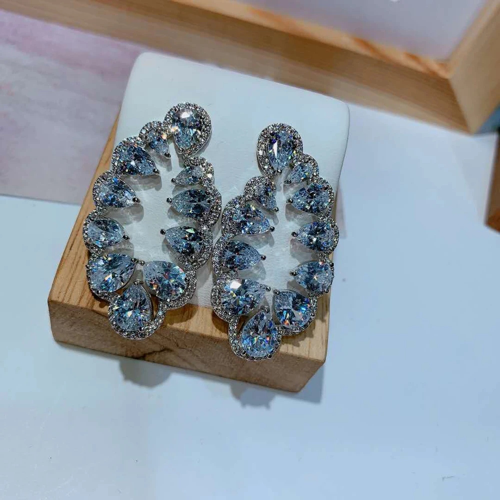 Fashion Elegant Crystal Geometric Design CZ Stone Stud Earrings Women Bride Party Accessories Boucle D'oreille Jewelry E-483
Fashion Elegant Crystal Geometric Design CZ Stone Stud Earrings Women Bride Party Accessories Boucle D'oreille Jewelry E-483