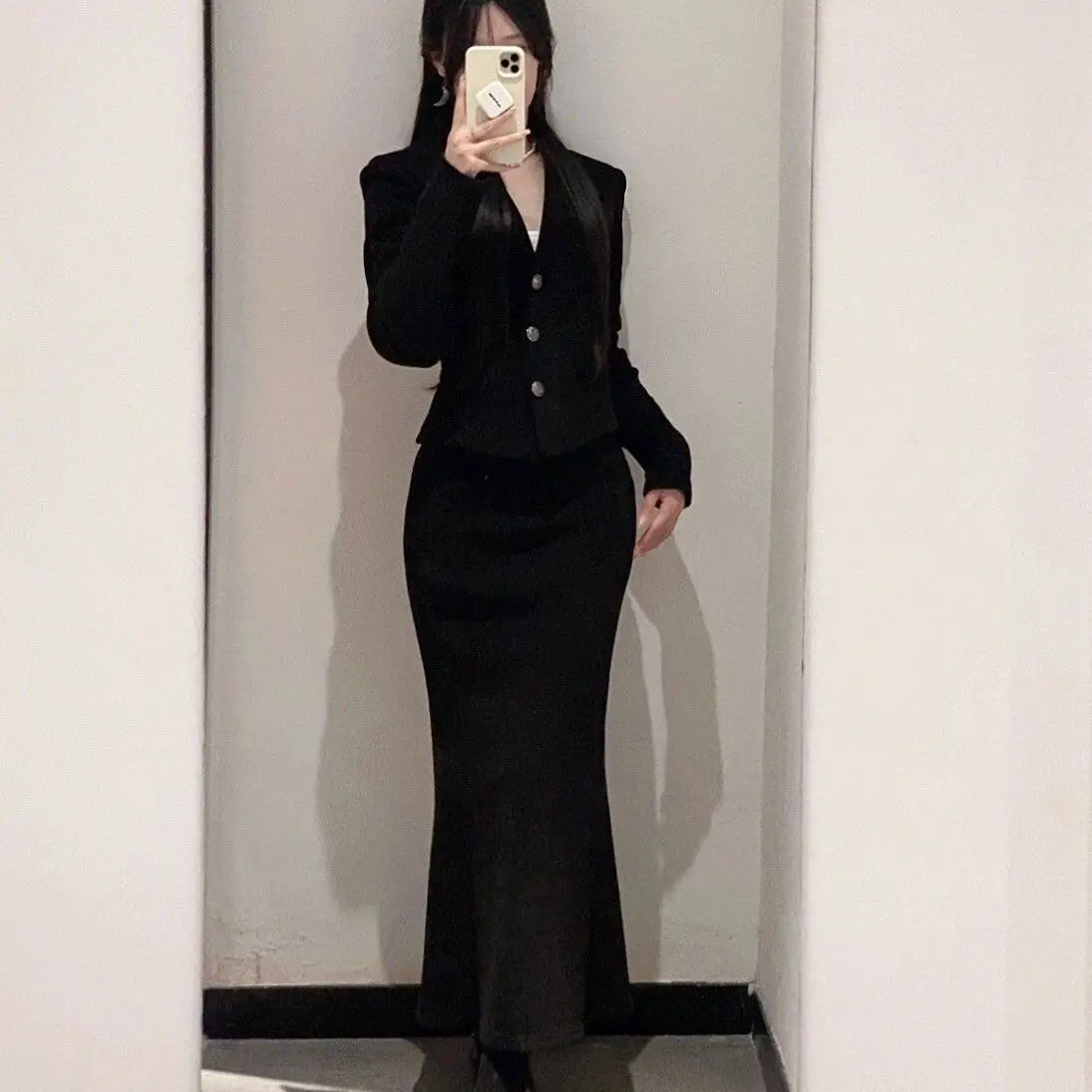 Small Fragrance Style Corduroy Suit Jacket Two-Piece Set Women Autumn Winter High Waist Skirt Short Suit Jacket Trend Hot Sale
Small Fragrance Style Corduroy Suit Jacket Two-Piece Set Women Autumn Winter High Waist Skirt Short Suit Jacket Trend Hot Sale