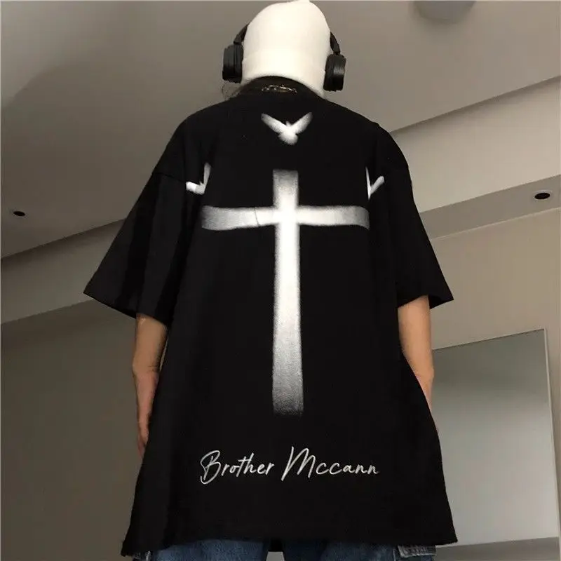 American street retro cross Print Graphic T shirt Fashion Y2K Loose Men and Women Hip Hop Simple Oversized T shirt Top
American street retro cross Print Graphic T shirt Fashion Y2K Loose Men and Women Hip Hop Simple Oversized T shirt Top