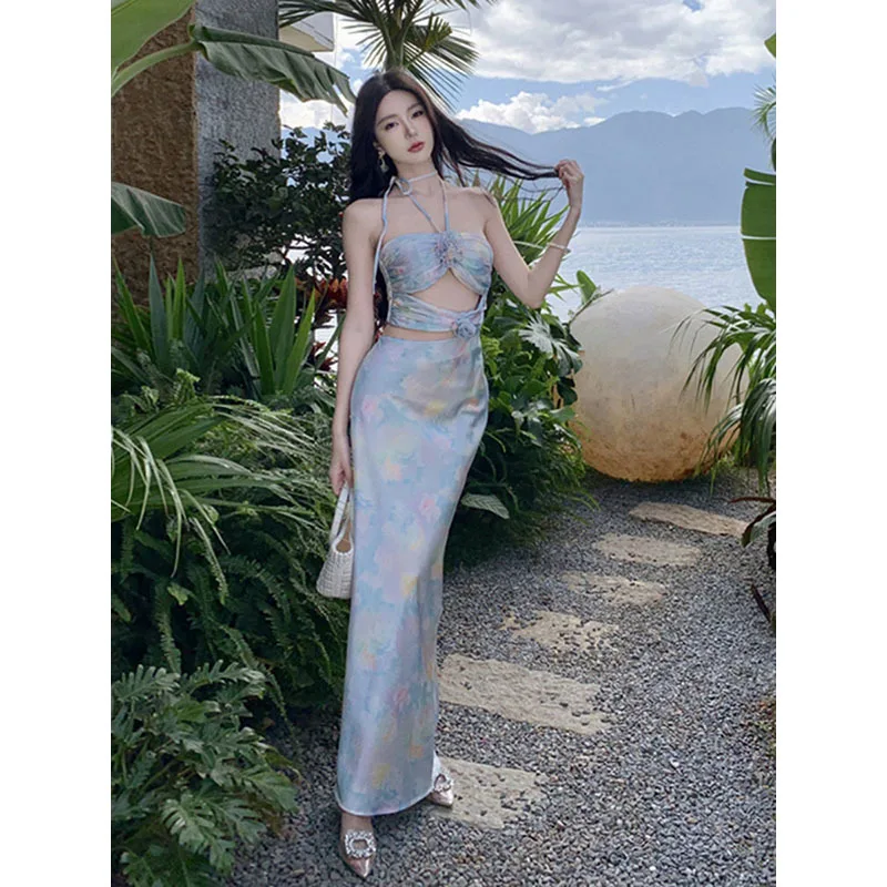 French Romantic Hanging Neck Hollow Long Dress 2024 Summer New Sexy Slim Fit Holiday Dress For Women
French Romantic Hanging Neck Hollow Long Dress 2024 Summer New Sexy Slim Fit Holiday Dress For Women