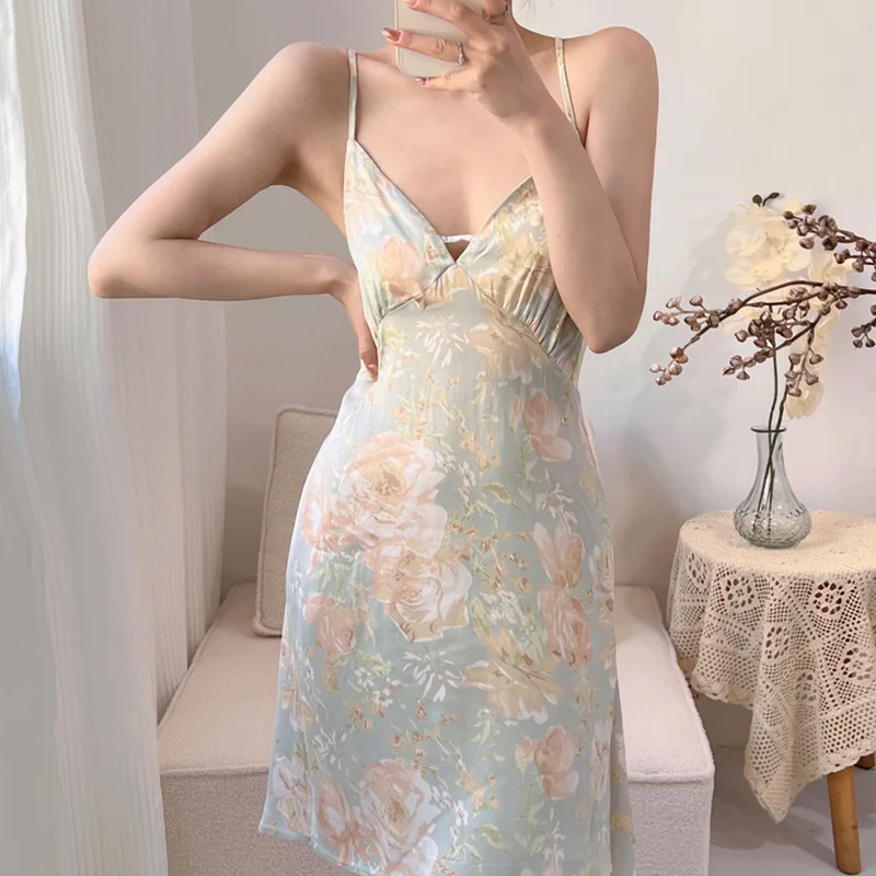 Women's Satin Nightgown French Printed Floral Sleep Dress Silk V Neck Sleepwear Backless Nightwear Rayon Night Dress Pajamas
Women's Satin Nightgown French Printed Floral Sleep Dress Silk V Neck Sleepwear Backless Nightwear Rayon Night Dress Pajamas