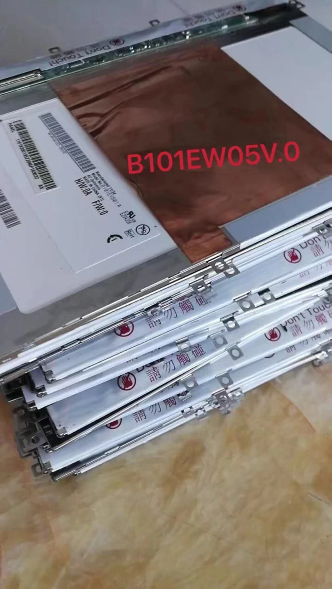 Original 10.1 inch B101EW05V.0 BV0Q10GD Display Screen is Suitable For LCD Screen Repair And Replacement Free of Shipping
Original 10.1 inch B101EW05V.0 BV0Q10GD Display Screen is Suitable For LCD Screen Repair And Replacement Free of Shipping
