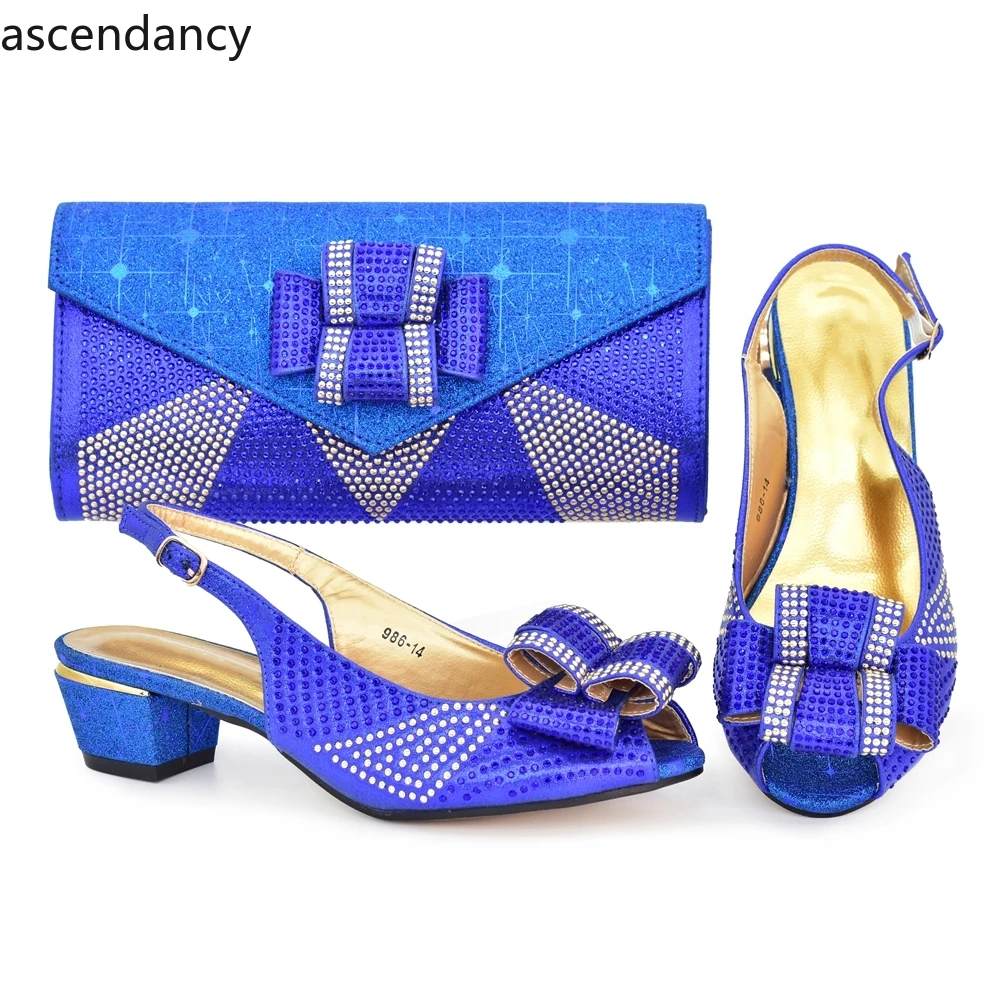 New Design Italian Shoes and Bags Matching Set Decorated with Rhinestone Wedding Shoes Bride Women Shoe Size 43 Luxury Pumps
New Design Italian Shoes and Bags Matching Set Decorated with Rhinestone Wedding Shoes Bride Women Shoe Size 43 Luxury Pumps