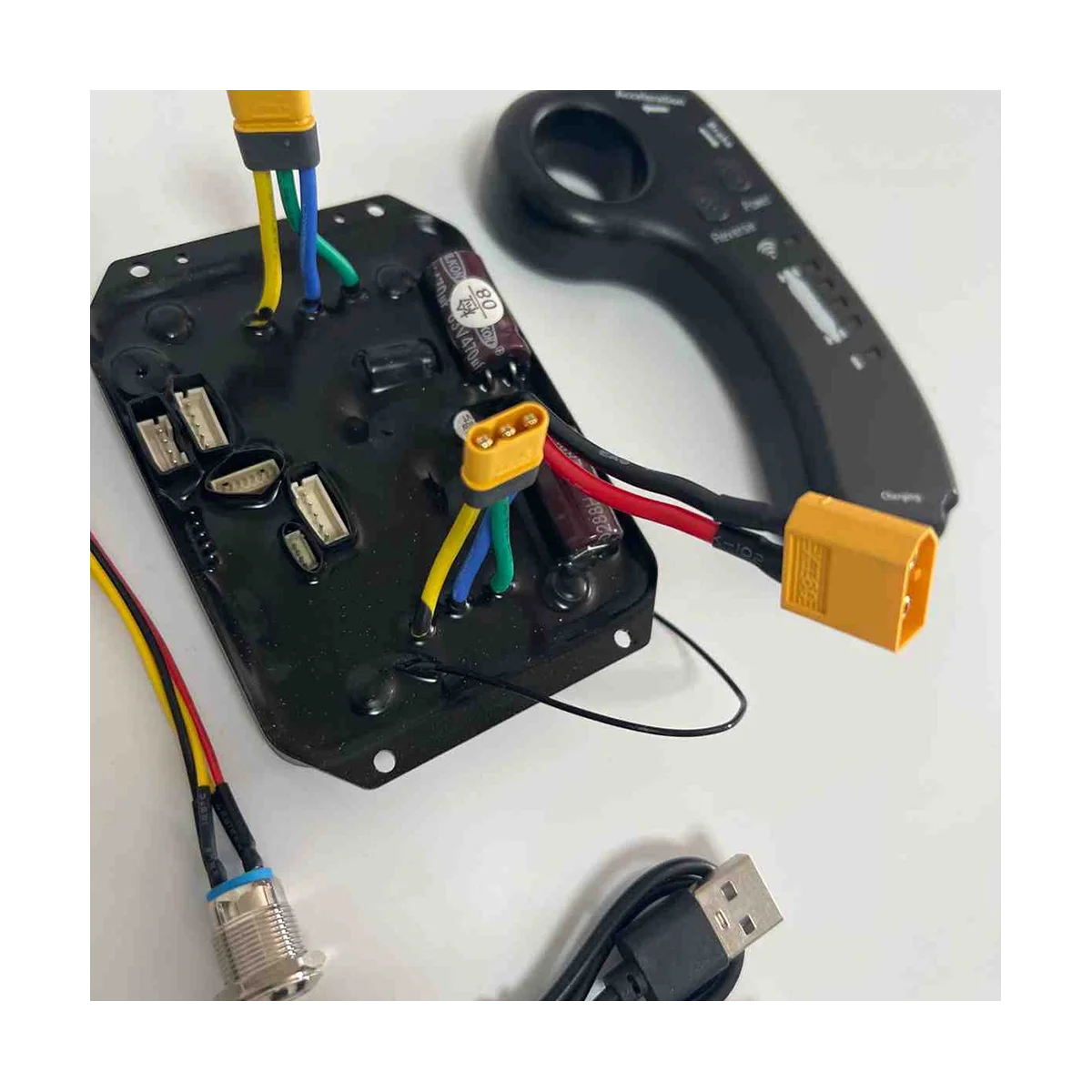 10S двойной электродвигатель контроллер скейтборда Longboard Drive ESC запасная деталь для удаленного скутера (A)
10S двойной электродвигатель контроллер скейтборда Longboard Drive ESC запасная деталь для удаленного скутера (A)