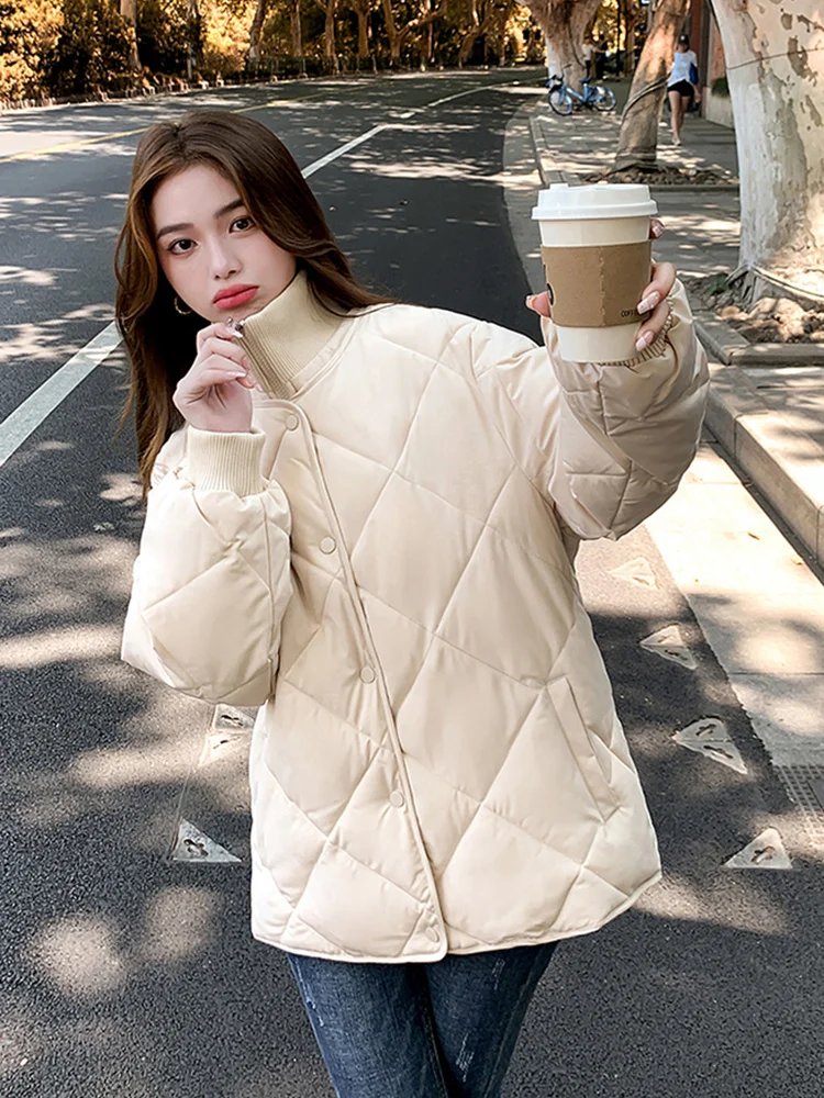 Women White Duck Down Coat 2023 Winter New Fashion Female Scarf OverSize Jackets Round Neck Loose Thicken Parkas Warm Outwear
Women White Duck Down Coat 2023 Winter New Fashion Female Scarf OverSize Jackets Round Neck Loose Thicken Parkas Warm Outwear