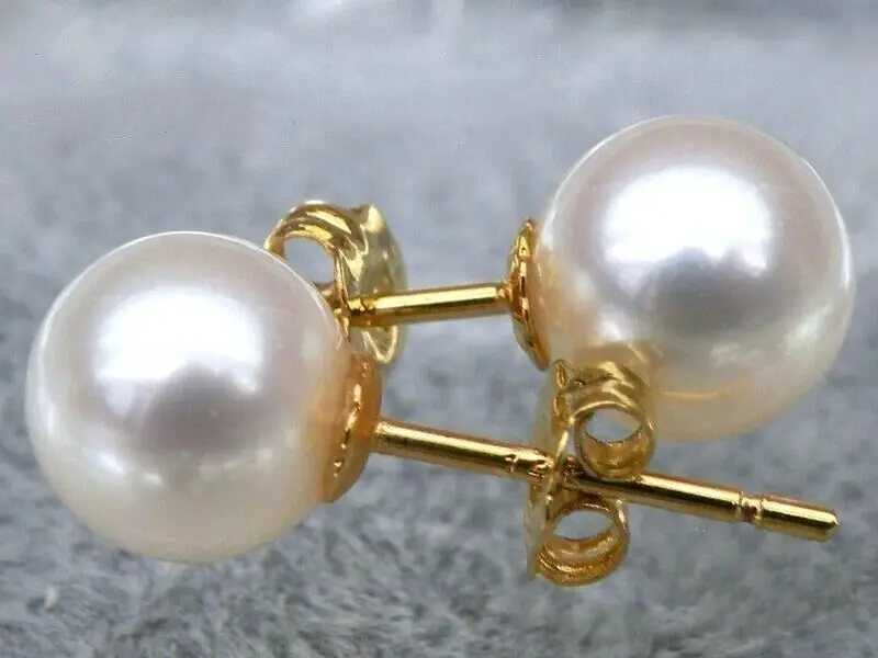 Match perfect round AAA+++ 8.5 mm white akoya sea pearl earring 14kP yellow gold
Match perfect round AAA+++ 8.5 mm white akoya sea pearl earring 14kP yellow gold