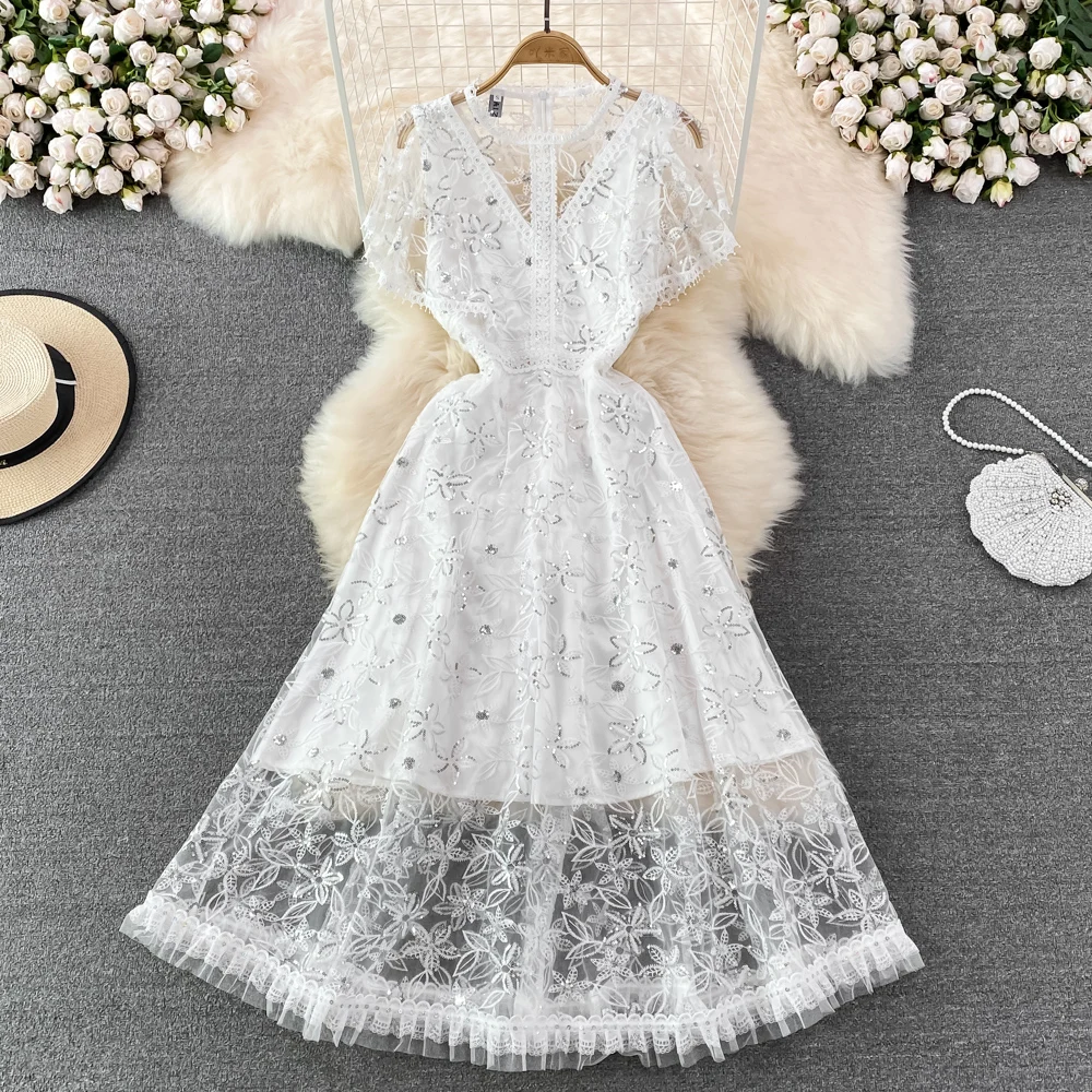 Summer European Station Temperament Round Neck Lotus Leaf Waist Slim Mesh Embroidery A-line Dress Women
Summer European Station Temperament Round Neck Lotus Leaf Waist Slim Mesh Embroidery A-line Dress Women