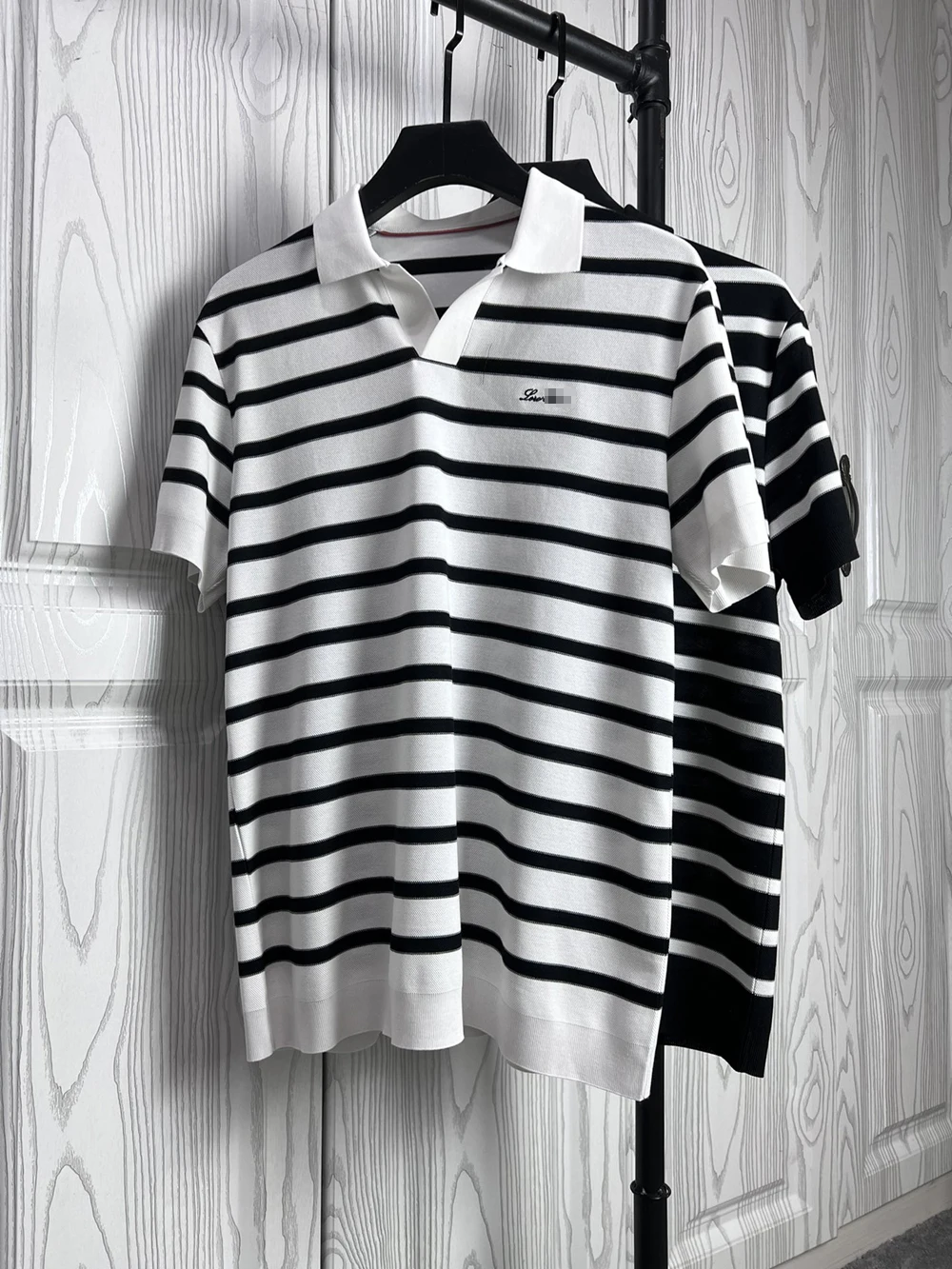 BILLIONAIRE OECHSLI T-Shirt men cotton 2024 summer new thin business embroidery Straight stripe M-3XL Short sleeve Shirt
BILLIONAIRE OECHSLI T-Shirt men cotton 2024 summer new thin business embroidery Straight stripe M-3XL Short sleeve Shirt