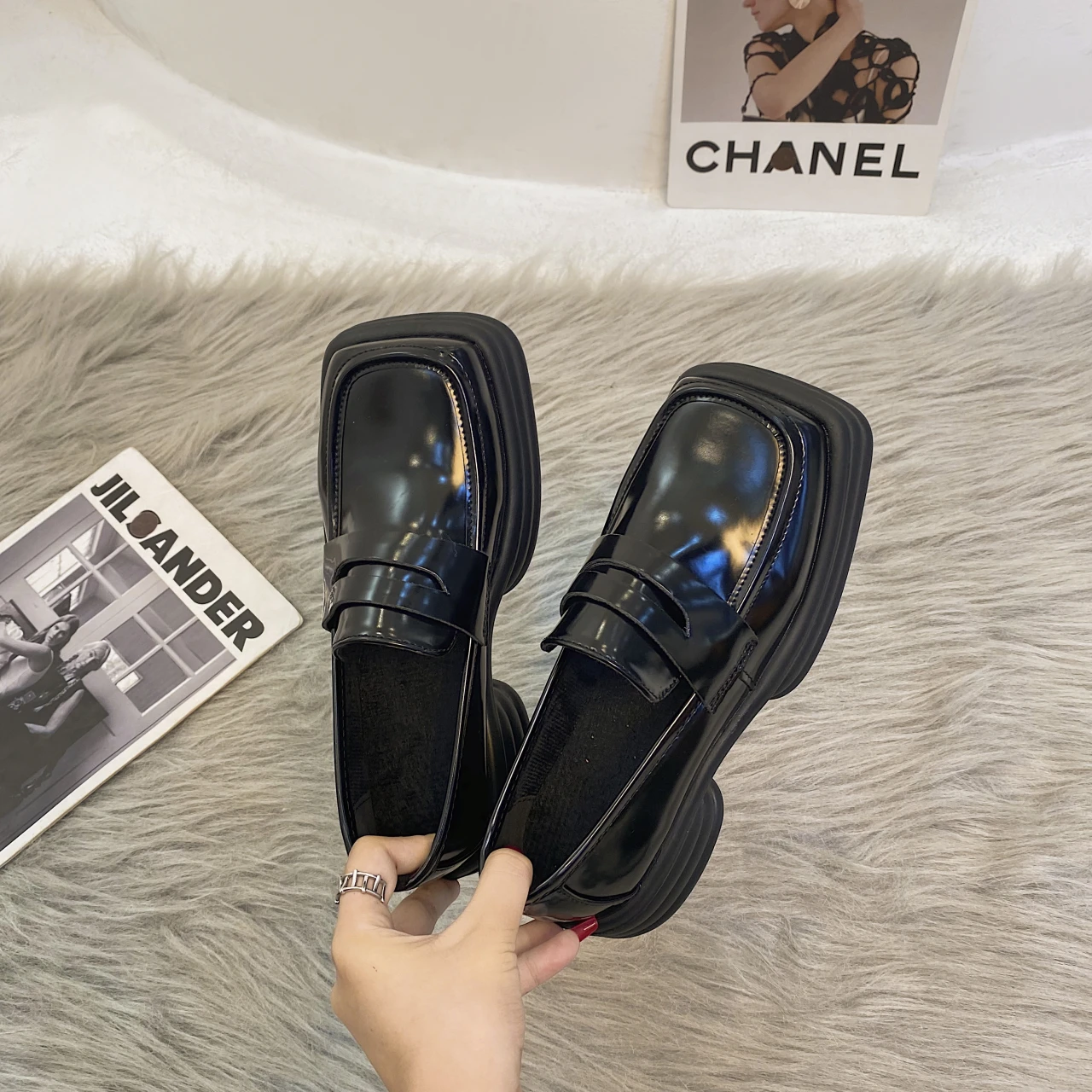 Flats Women's Shoes 2022 Spring Winter New Chunky Mules British Style Lazy Shoes Fashion Casual PU Dress Square Toe Oxford Shoes
Flats Women's Shoes 2022 Spring Winter New Chunky Mules British Style Lazy Shoes Fashion Casual PU Dress Square Toe Oxford Shoes