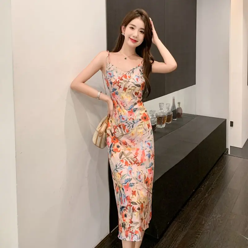 2023 Suspender Floral Dress Summer Female Design Sense Small Number Wear Long Style Thin Temperament Free Shipping
2023 Suspender Floral Dress Summer Female Design Sense Small Number Wear Long Style Thin Temperament Free Shipping