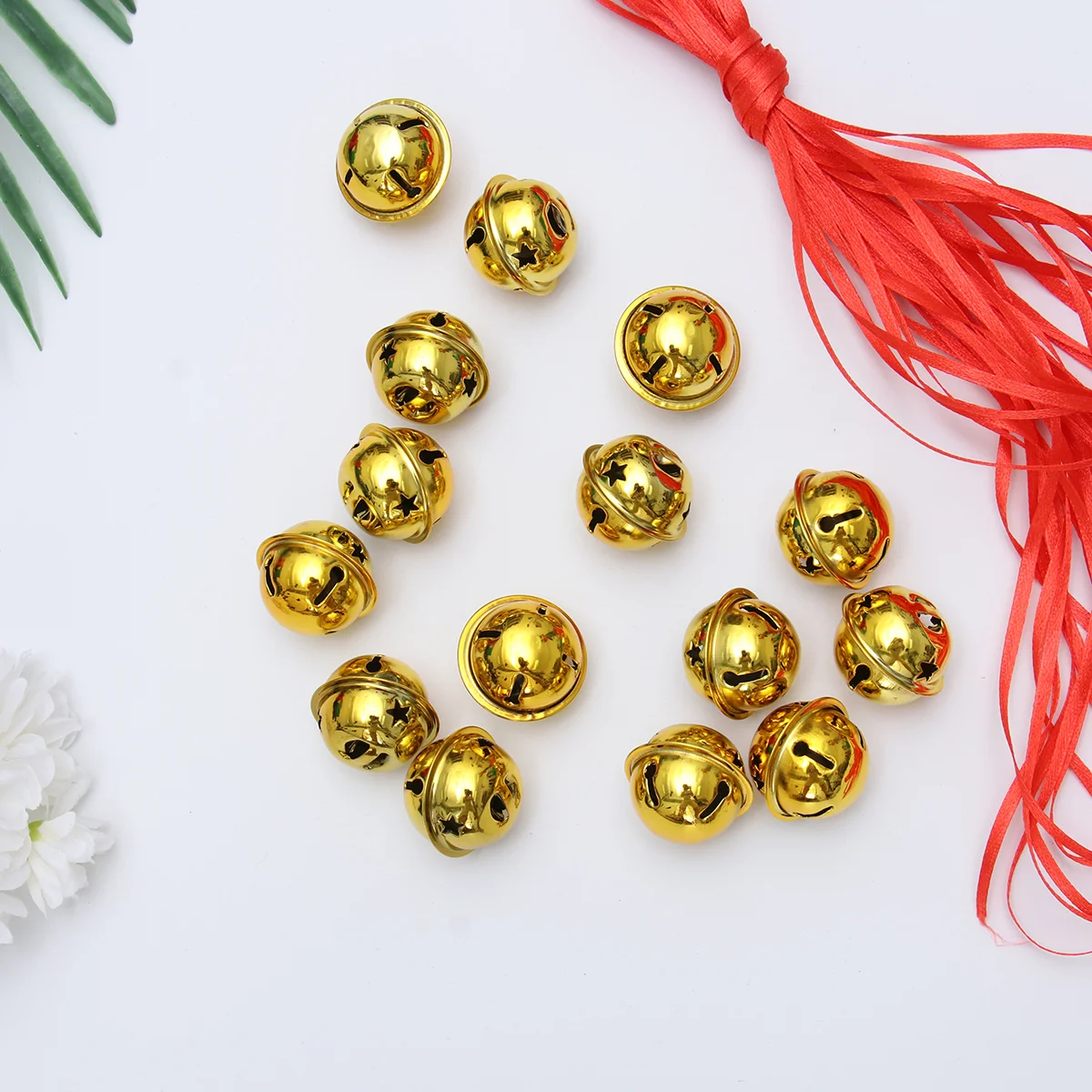 Five-Point Star Christmas Bells Christmas Jingle Bell With Ribbon Mini Shiny Rattle Bells Christmas tree hanging pendants
Five-Point Star Christmas Bells Christmas Jingle Bell With Ribbon Mini Shiny Rattle Bells Christmas tree hanging pendants