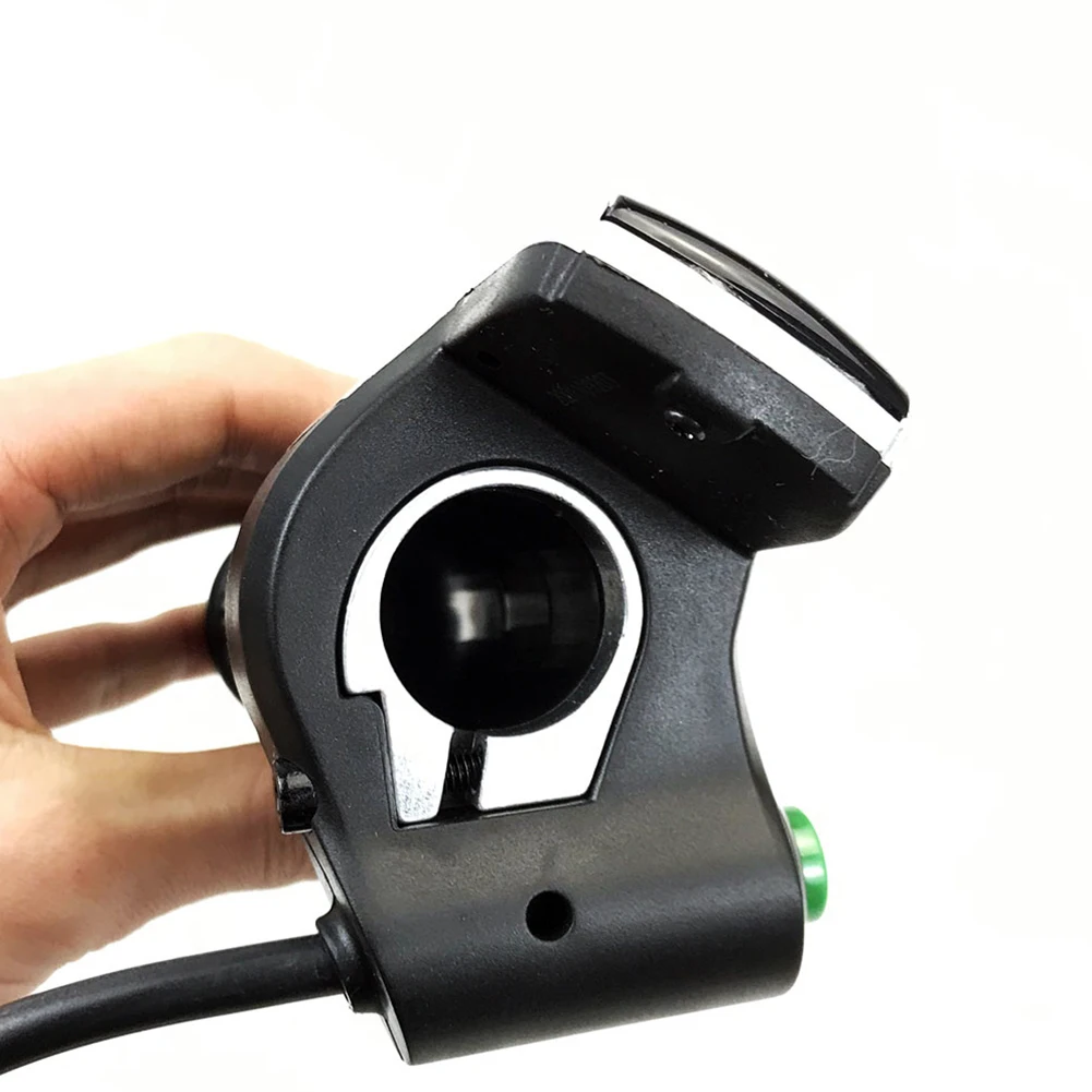 Throttle Handle Soft Rubber Handle Electric Bicycle Throttle Grip with LCD Display and 6 Wires for 36V Battery
Throttle Handle Soft Rubber Handle Electric Bicycle Throttle Grip with LCD Display and 6 Wires for 36V Battery