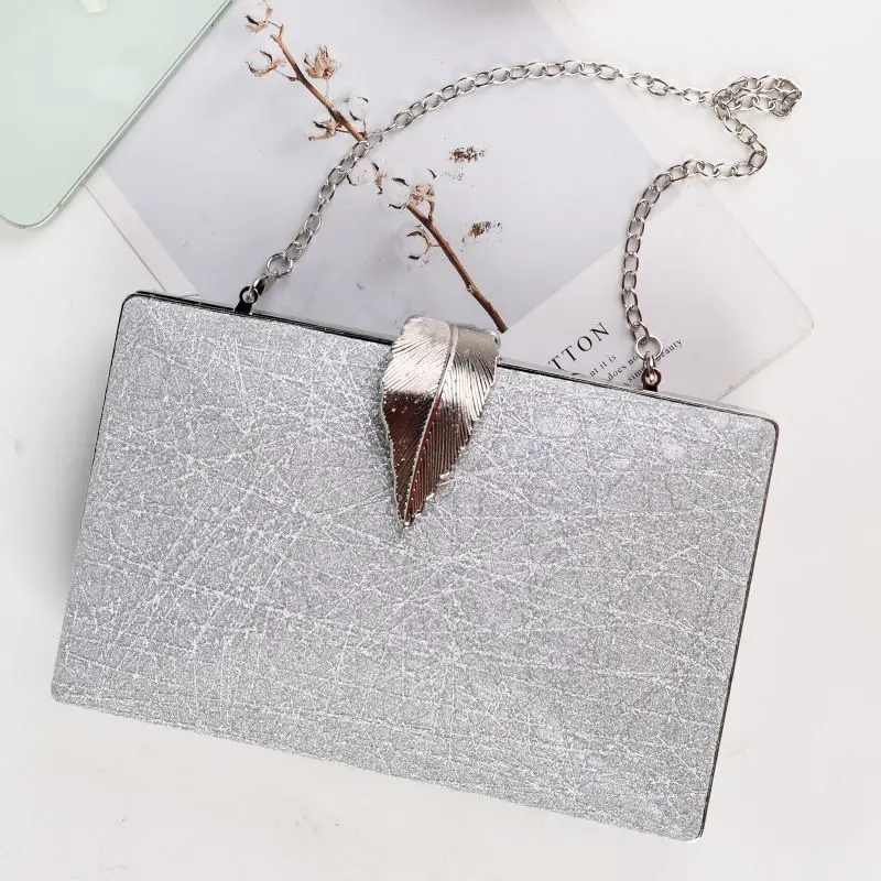 Silver Clutch Luxury Bags Womens High Quality Designer Wedding Purse and Handbags Leaf Shape Hasp Phone Crossbody Bag 2023 New
Silver Clutch Luxury Bags Womens High Quality Designer Wedding Purse and Handbags Leaf Shape Hasp Phone Crossbody Bag 2023 New
