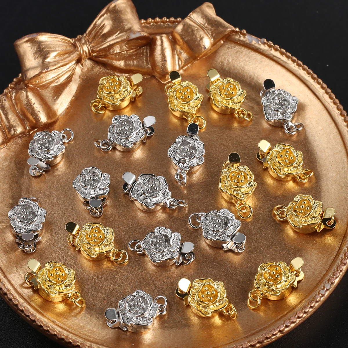 1pcs Copper Metal Buckle Charms Golden Silver Plum Blossom Pumpkin Metal Connector For Jewelry Making DIY Bracelets Necklaces
1pcs Copper Metal Buckle Charms Golden Silver Plum Blossom Pumpkin Metal Connector For Jewelry Making DIY Bracelets Necklaces