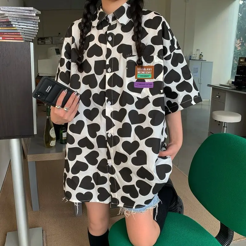 Deeptown Harajuku Vintage Short Sleeve Shirts for Women Oversized Pretty Blouse Love Print Black Greeen Korean Style Purple Top
Deeptown Harajuku Vintage Short Sleeve Shirts for Women Oversized Pretty Blouse Love Print Black Greeen Korean Style Purple Top