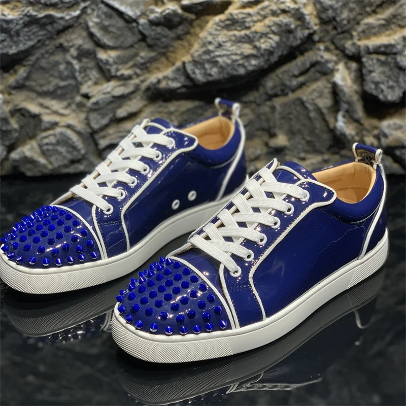 Luxury Designer Blue Leather Red Bottoms Rivets Low Tops Shoes For Men's Casual Flats Loafers Women's Breathable Spikes Sneakers
Luxury Designer Blue Leather Red Bottoms Rivets Low Tops Shoes For Men's Casual Flats Loafers Women's Breathable Spikes Sneakers