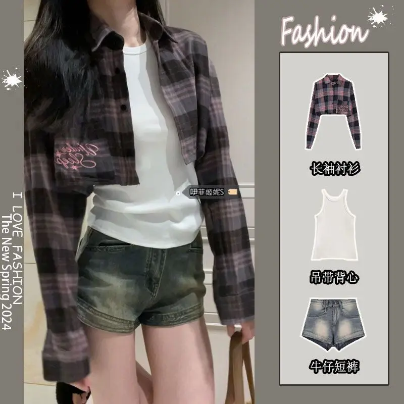 Three-piece suit suit female spring and summer design plaid long-sleeved shirt with vest denim shorts Korean college style 2024
Three-piece suit suit female spring and summer design plaid long-sleeved shirt with vest denim shorts Korean college style 2024