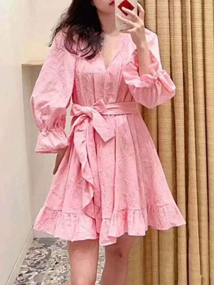 Женское платье с вышивкой, розовое мини-платье на шнуровке с V-образным вырезом и длинным рукавом, оборками, лето 2024
Женское платье с вышивкой, розовое мини-платье на шнуровке с V-образным вырезом и длинным рукавом, оборками, лето 2024