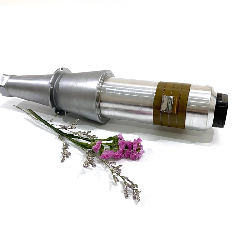 

15khz 2600w Pzt4 Or Pzt8 Ultrasonic Transducer With Booster For Plastic Welding Equipment