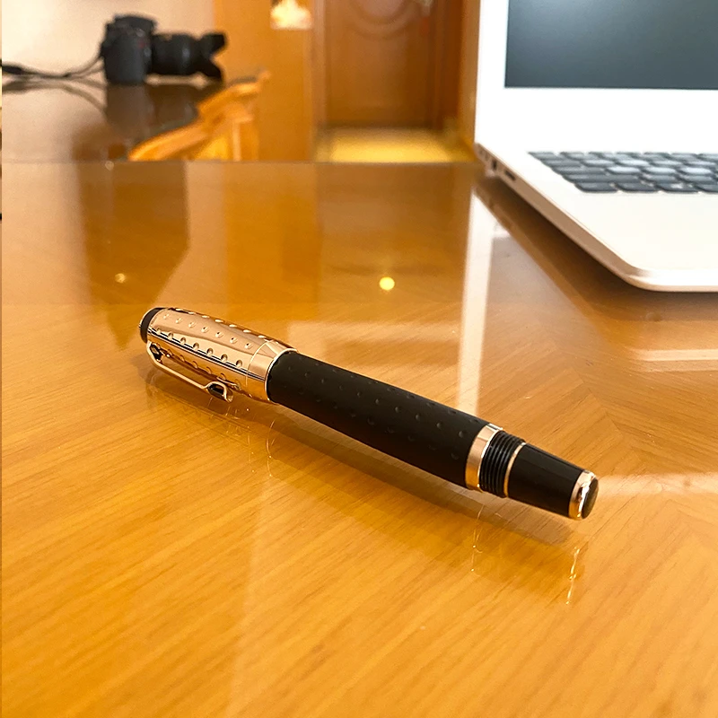 Luxury Black Classic Fountain Ball Pen, Signature Pen, School Writing Supplies, Office Stationery, 100% Brand New 
Luxury Black Classic Fountain Ball Pen, Signature Pen, School Writing Supplies, Office Stationery, 100% Brand New