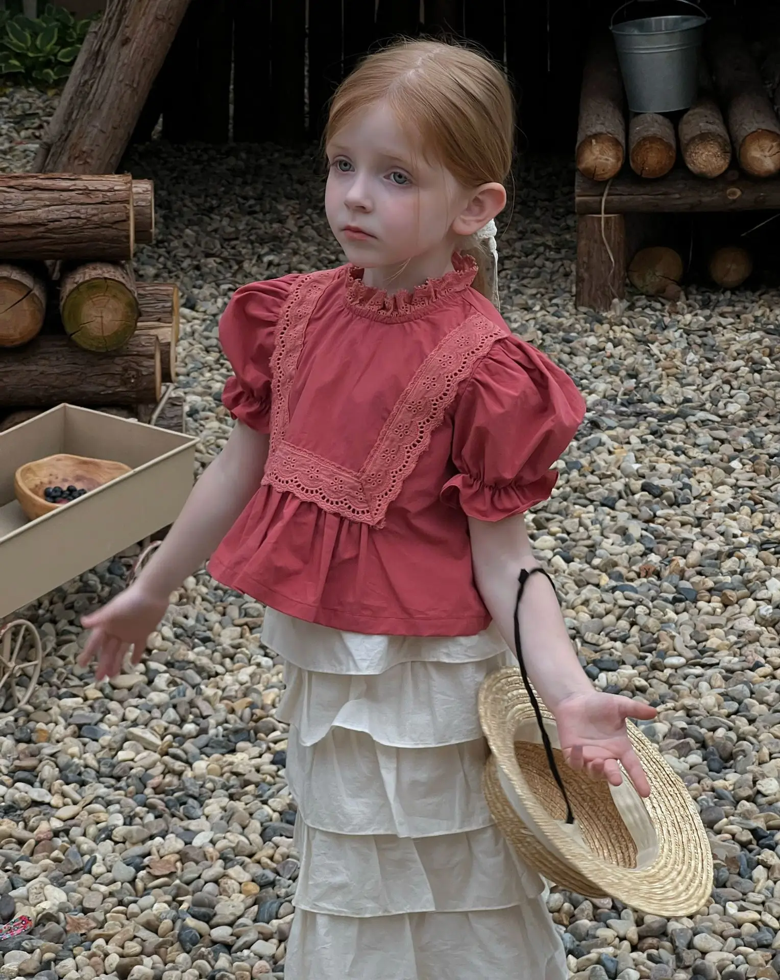 Блузка хлопковая трапециевидная с круглым вырезом и короткими рукавами-фонариками
Блузка хлопковая трапециевидная с круглым вырезом и короткими рукавами-фонариками