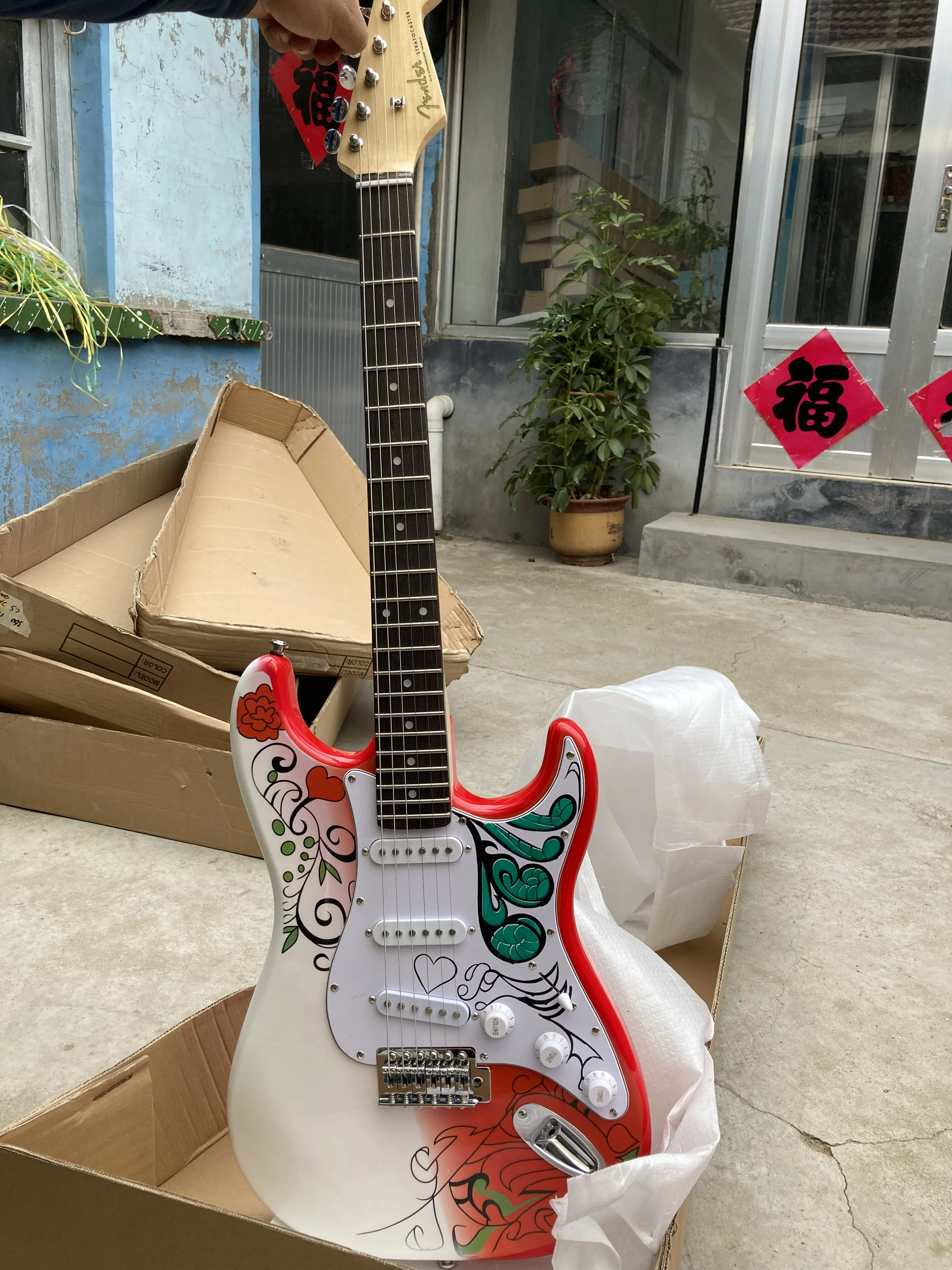 Basswood Body 6 Strings Electric Guitar Maple Neck Flower Top Glossy Finish Free Delivery
Basswood Body 6 Strings Electric Guitar Maple Neck Flower Top Glossy Finish Free Delivery