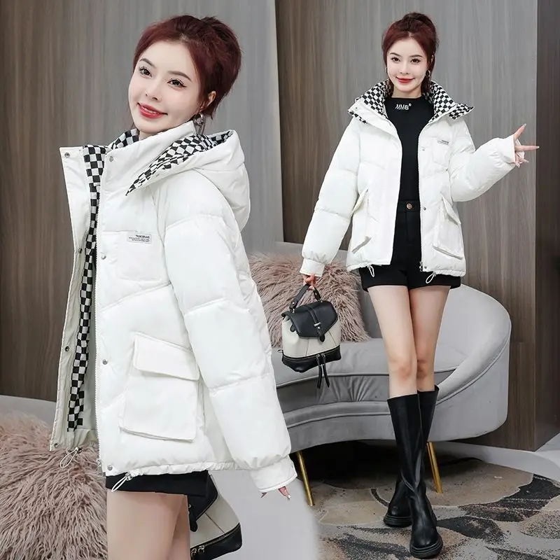 2023 New Bright Face No-wash Cotton-padded Woman Loose Commuting Small Nano Pearl Winter Fashion Short Thickened Coat
2023 New Bright Face No-wash Cotton-padded Woman Loose Commuting Small Nano Pearl Winter Fashion Short Thickened Coat