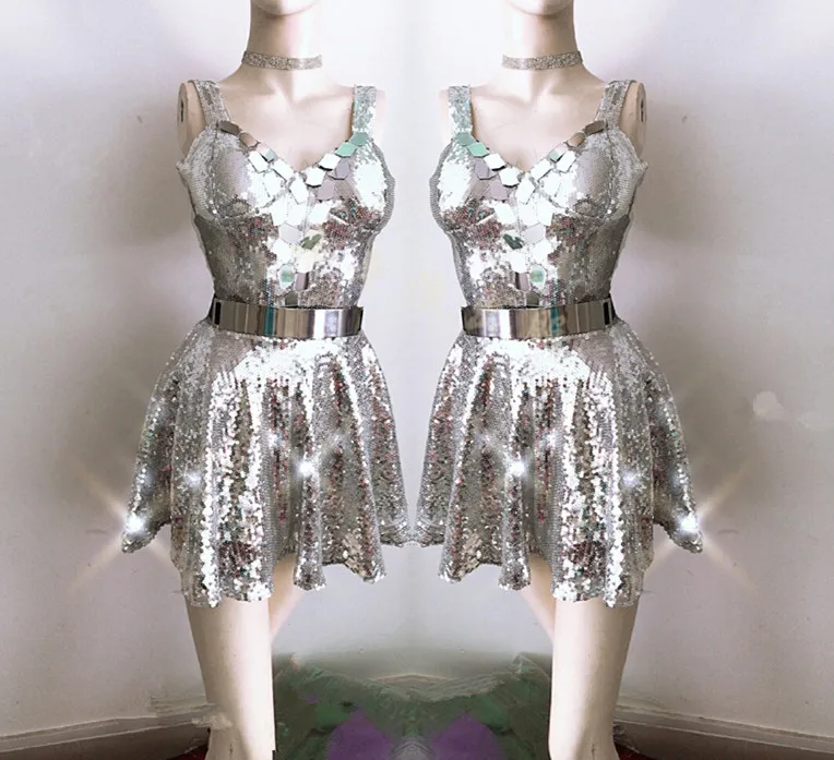 Women Singer Dancer Bar Nightclub Stage Wear Birthday Prom Show Costume Sequins Sliver Laser Mirror Sleeveless Short Dress 4pcs
Women Singer Dancer Bar Nightclub Stage Wear Birthday Prom Show Costume Sequins Sliver Laser Mirror Sleeveless Short Dress 4pcs
