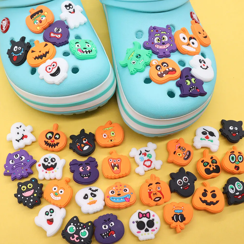 

Mix 50Pcs PVC Shoe Charms Halloween White Ghost Pumpkin Monster Accessories Sandal Decoration For Croc Jibz Kids X-mas Gift