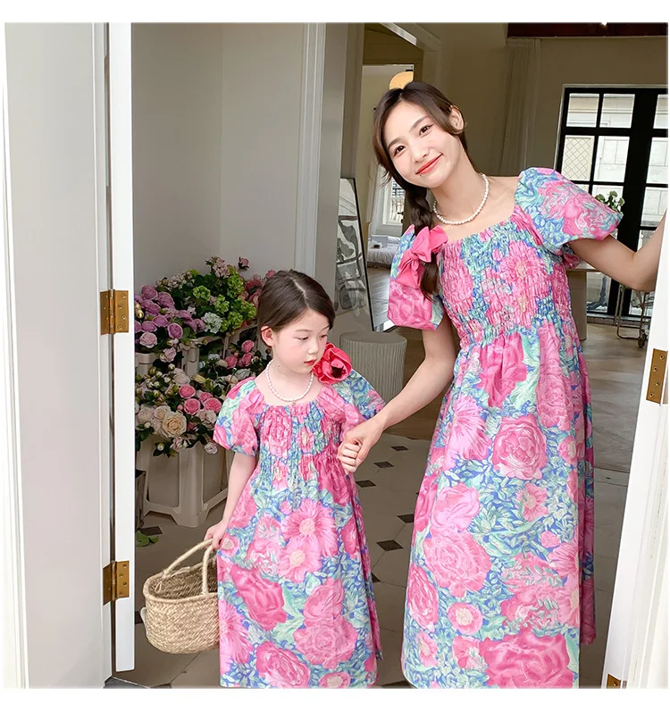Dresses for Mother And Daughter 2023 New Floral chiffon medium length dress Summer Mother and Daughter Clothes Girl dress 
Dresses for Mother And Daughter 2023 New Floral chiffon medium length dress Summer Mother and Daughter Clothes Girl dress