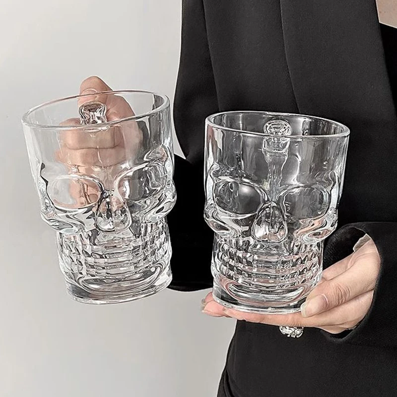 

Punk Ins Skull Wine Glasses Gothic Drinking Coffee Cup with Handle Funny Halloween Party Bar Beer Whiskey Cocktail Glass Gift