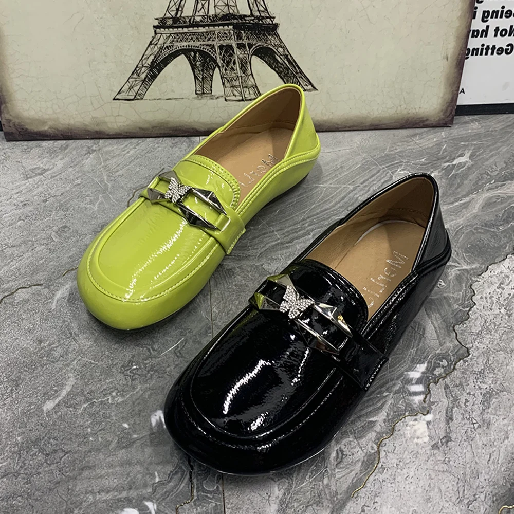 Patent Leather Women Shoes Plus Size Women Loafers Fashion Rhinestone Female Flat Shoes Designer Women Mullers Gold Chain
Patent Leather Women Shoes Plus Size Women Loafers Fashion Rhinestone Female Flat Shoes Designer Women Mullers Gold Chain