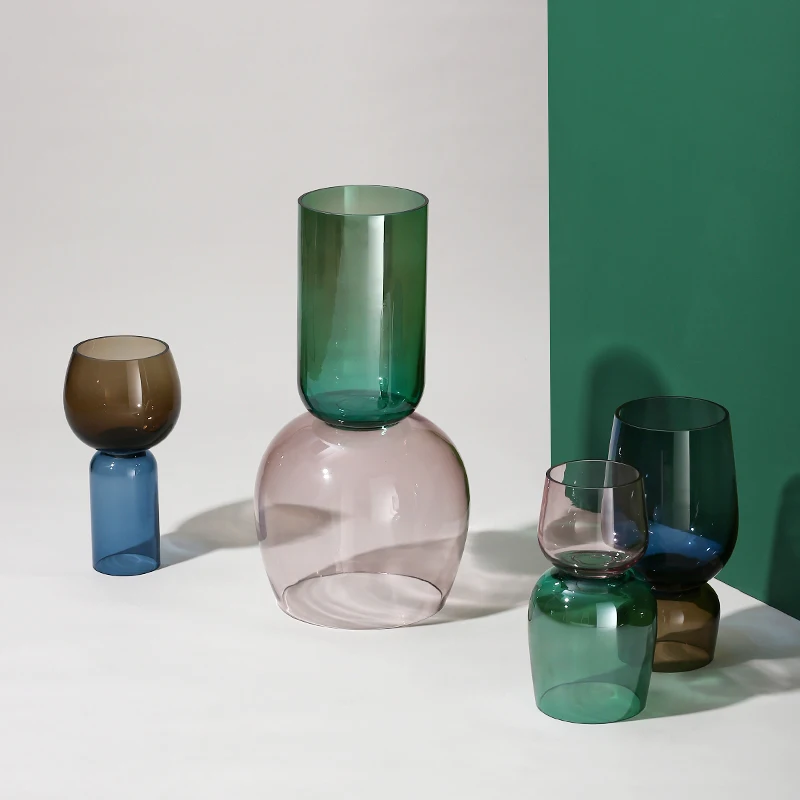 Light luxury transparent glass vase ornaments, personalized and creative living room, TV cabinet, dining table, modern
Light luxury transparent glass vase ornaments, personalized and creative living room, TV cabinet, dining table, modern