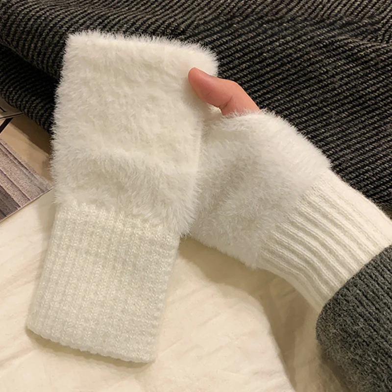 C.New S Winter Gloves Warm Knitted Fingerless Half Fleece Women Cute Cycling Open Finger Jacquard Thickened Adult Handsocks
C.New S Winter Gloves Warm Knitted Fingerless Half Fleece Women Cute Cycling Open Finger Jacquard Thickened Adult Handsocks