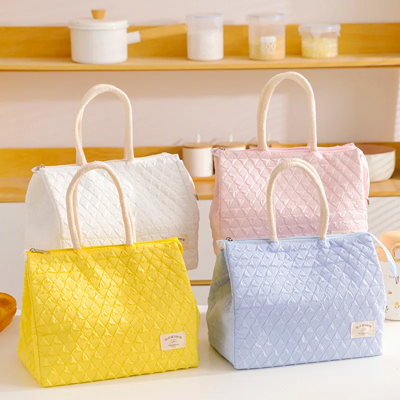Fashionable Lunch Storage Bag Simple And Large Capacity Portable Lunch Box Bag Waterproof And Insulated With Rice Bag
Fashionable Lunch Storage Bag Simple And Large Capacity Portable Lunch Box Bag Waterproof And Insulated With Rice Bag